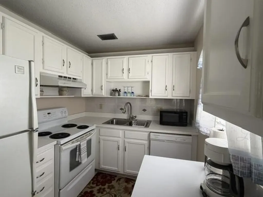 16 Vista Palm Lane Vero Beach FL 32962