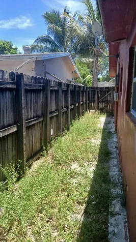 6231 SW 9th Place North Lauderdale FL 33068