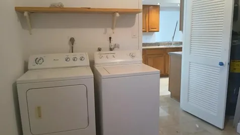 6231 SW 9th Place North Lauderdale FL 33068