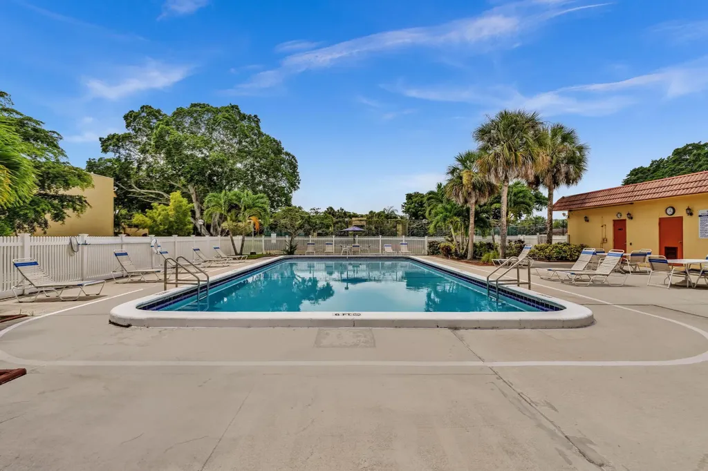 912 SW 9th Street Circle Boca Raton FL 33486