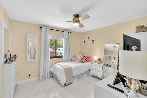 912 SW 9th Street Circle Boca Raton FL 33486