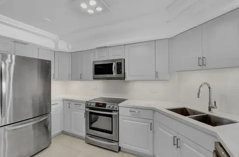 2000 Presidential Way West Palm Beach FL 33401