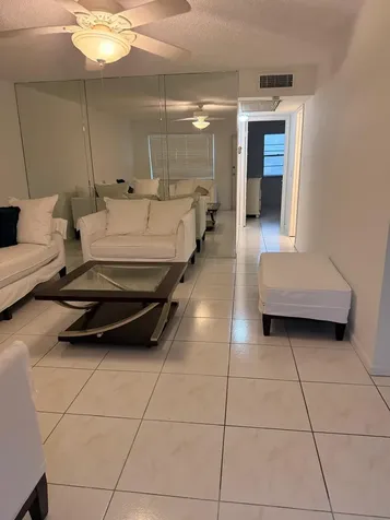227 Kent N West Palm Beach FL 33417