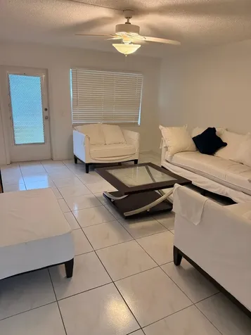 227 Kent N West Palm Beach FL 33417