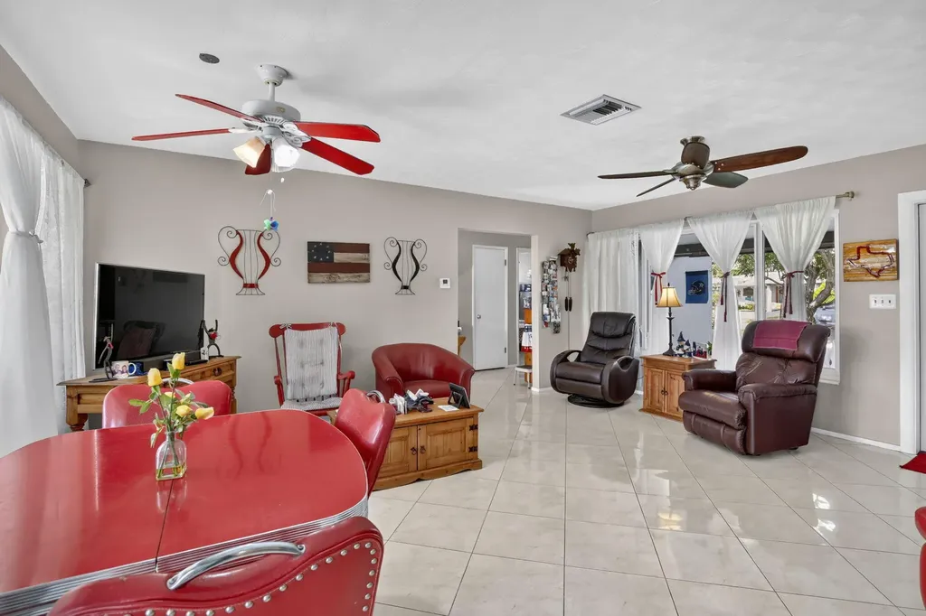 4760 NE 5th Avenue Oakland Park FL 33334