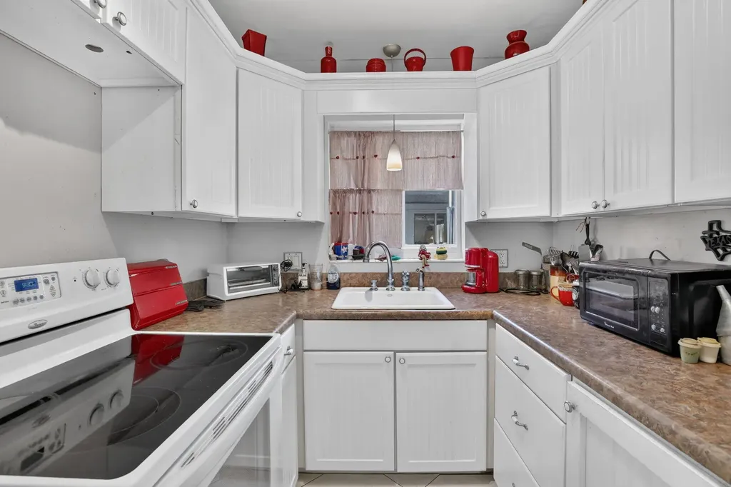 4760 NE 5th Avenue Oakland Park FL 33334