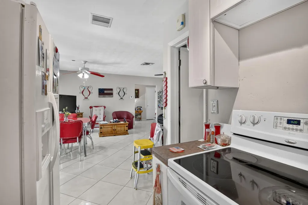 4760 NE 5th Avenue Oakland Park FL 33334