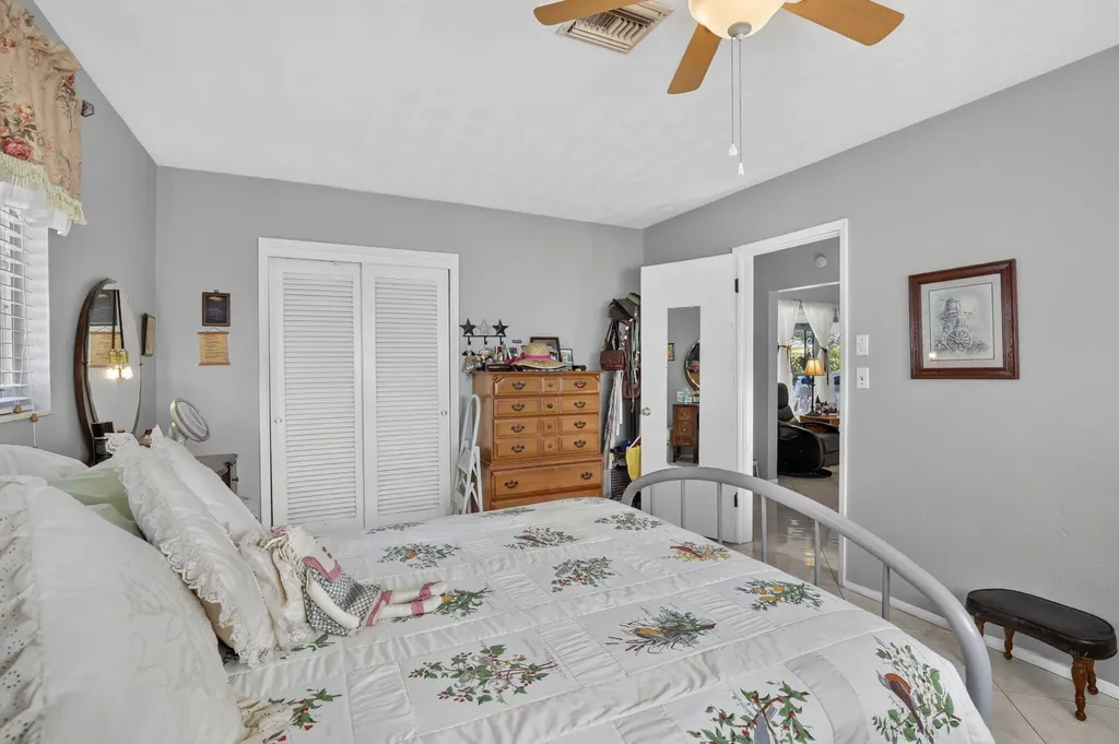 4760 NE 5th Avenue Oakland Park FL 33334