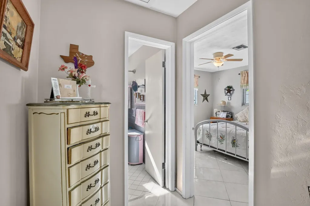 4760 NE 5th Avenue Oakland Park FL 33334