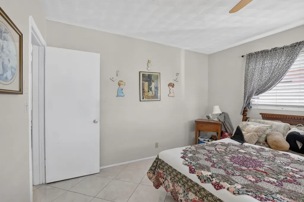 4760 NE 5th Avenue Oakland Park FL 33334