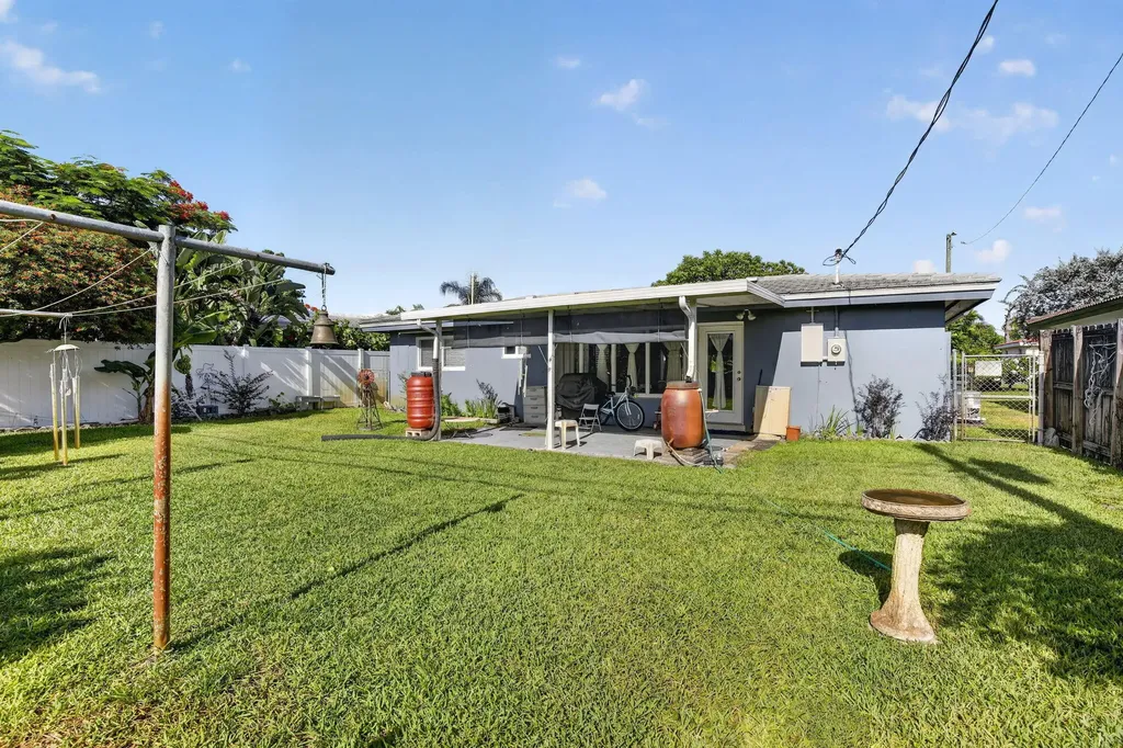 4760 NE 5th Avenue Oakland Park FL 33334