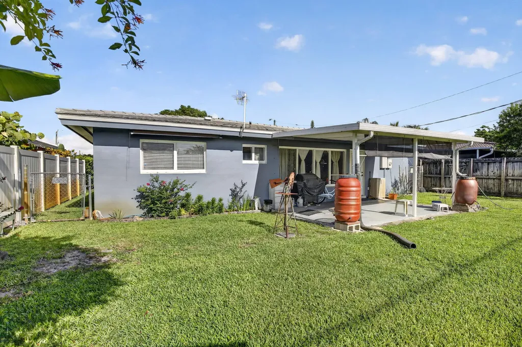 4760 NE 5th Avenue Oakland Park FL 33334