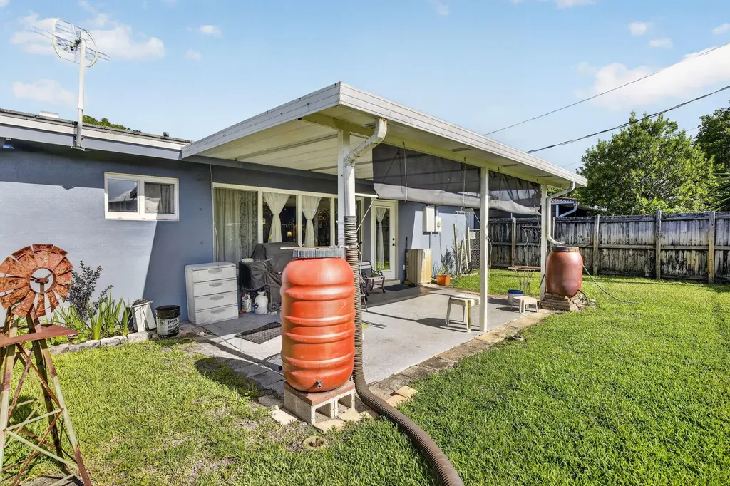 4760 NE 5th Avenue Oakland Park FL 33334