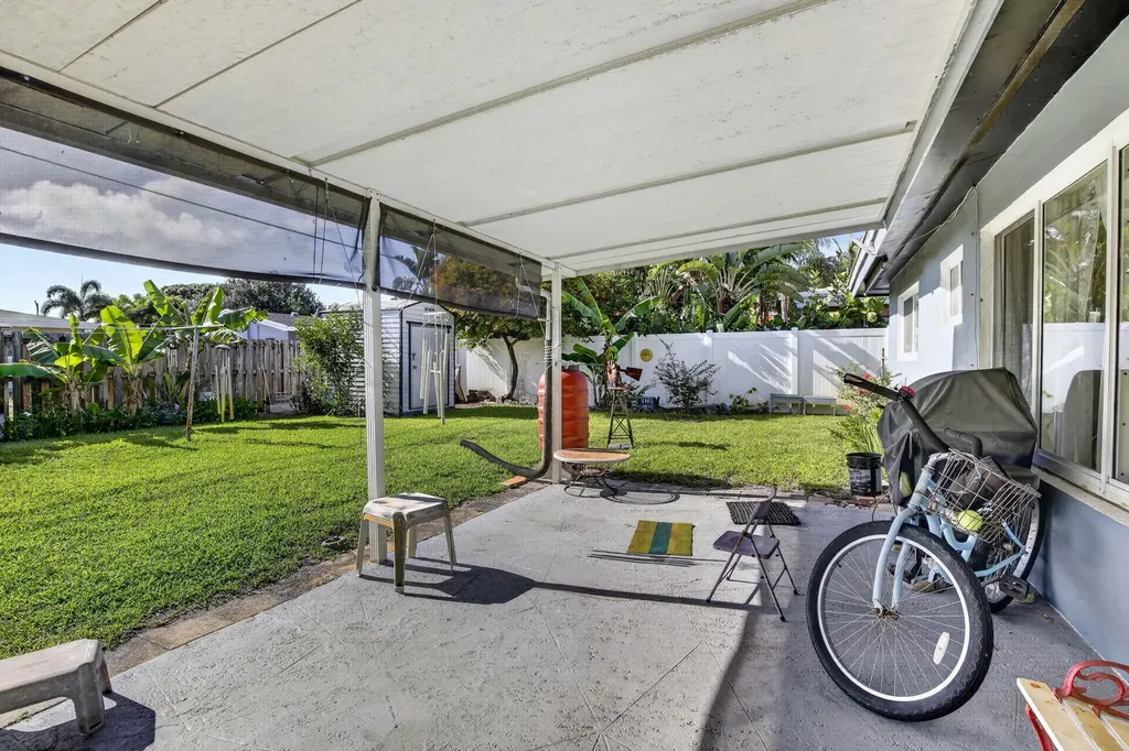 4760 NE 5th Avenue Oakland Park FL 33334