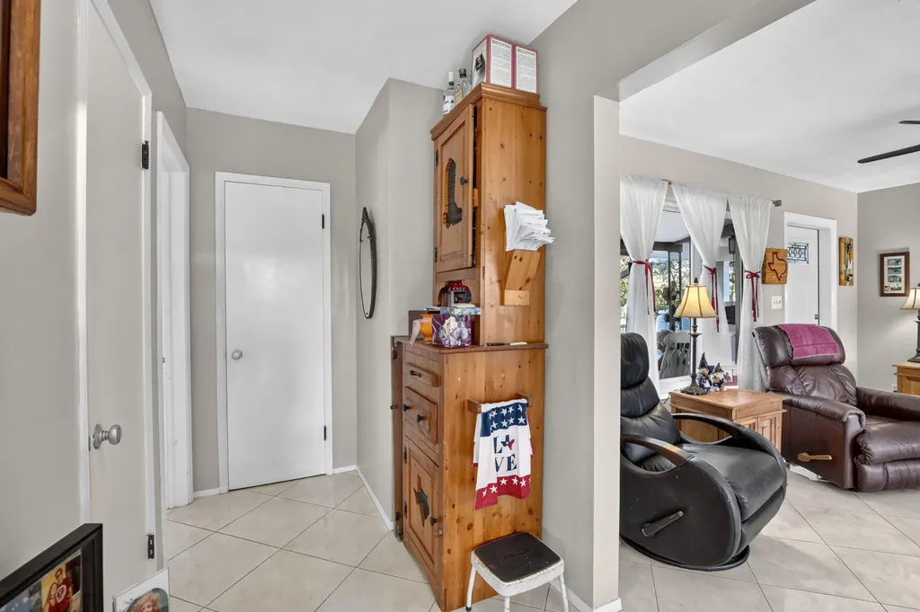 4760 NE 5th Avenue Oakland Park FL 33334