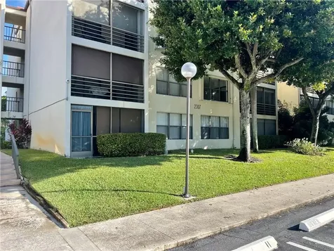 2307 S Cypress Bend Drive Pompano Beach FL 33069