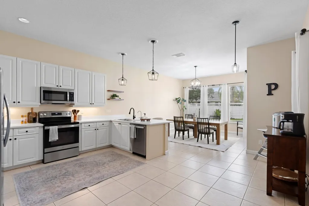 10731 SW Westlawn Boulevard Port St Lucie FL 34987