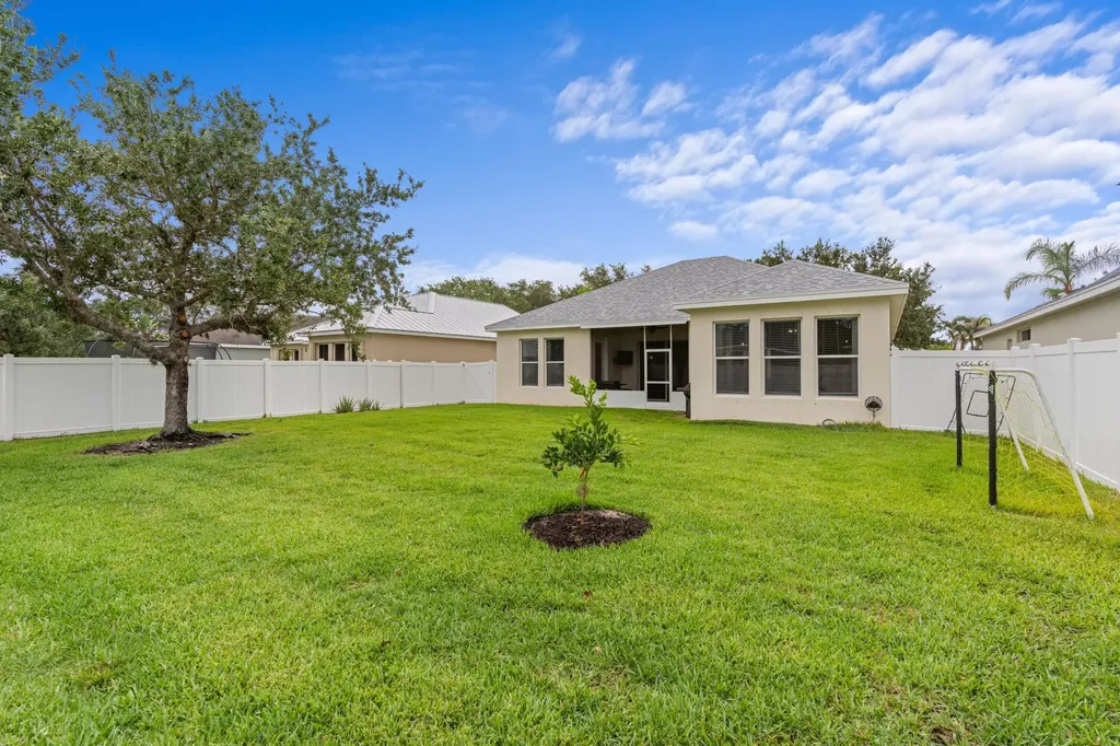 10731 SW Westlawn Boulevard Port St Lucie FL 34987