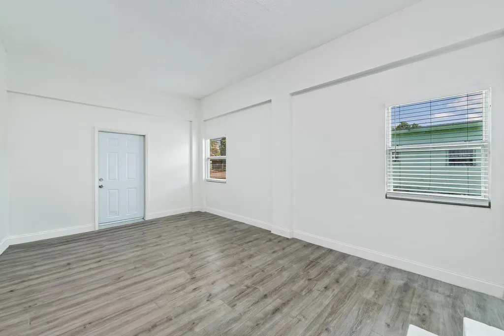 317 NW 14th Street Belle Glade FL 33430
