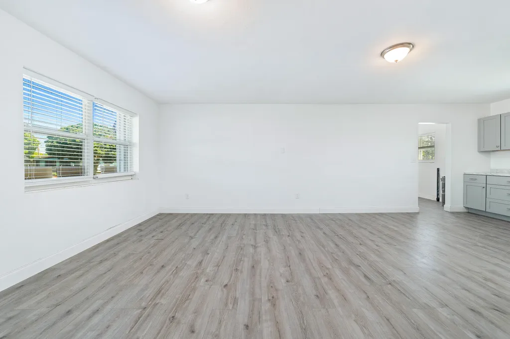 317 NW 14th Street Belle Glade FL 33430