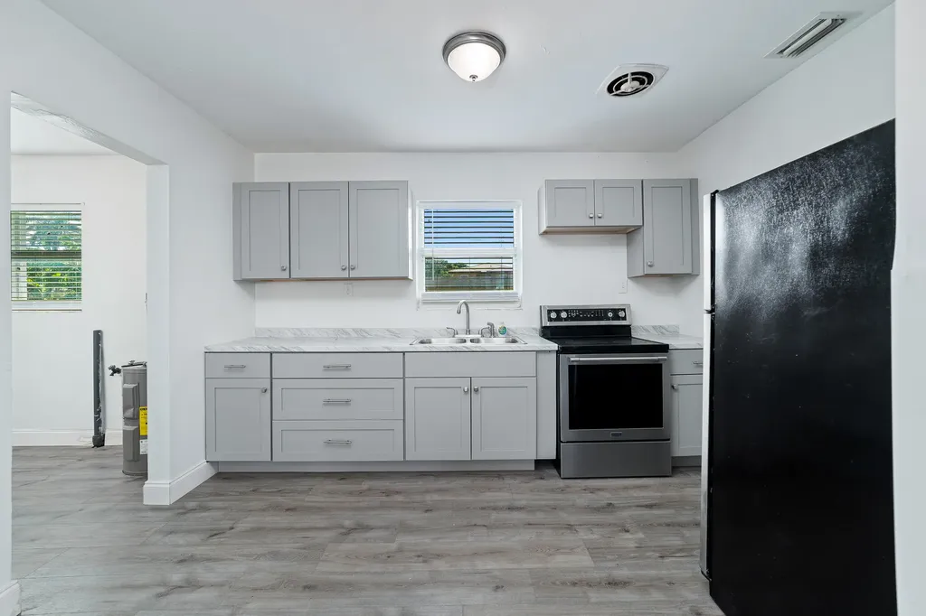 317 NW 14th Street Belle Glade FL 33430