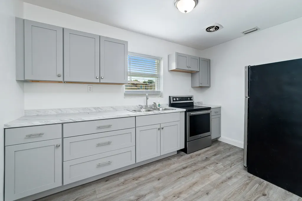 317 NW 14th Street Belle Glade FL 33430
