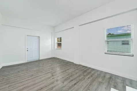 317 NW 14th Street Belle Glade FL 33430