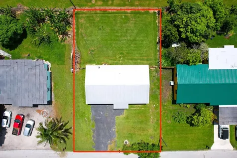317 NW 14th Street Belle Glade FL 33430