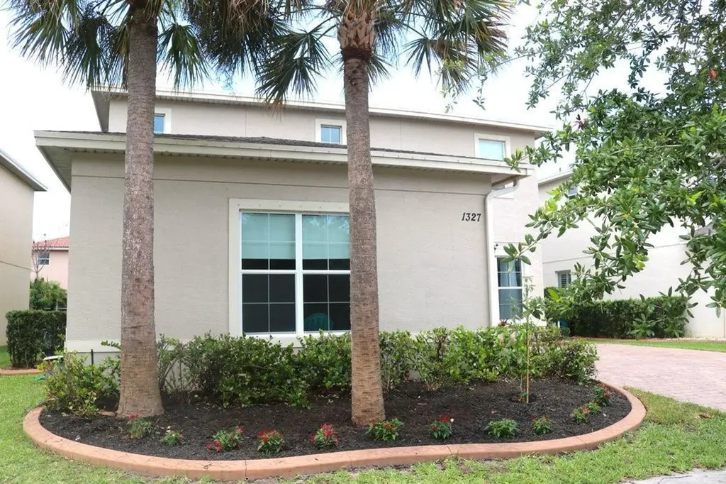 1327 NW Leonardo Circle Port St Lucie FL 34986
