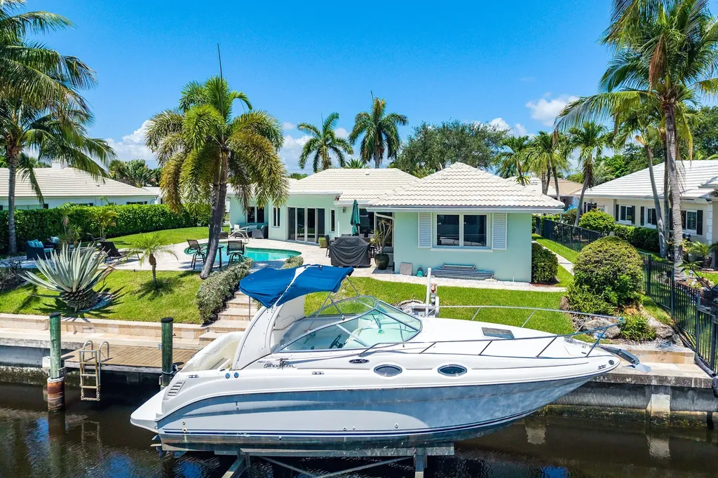 940 SW Mulberry Way Boca Raton FL 33486