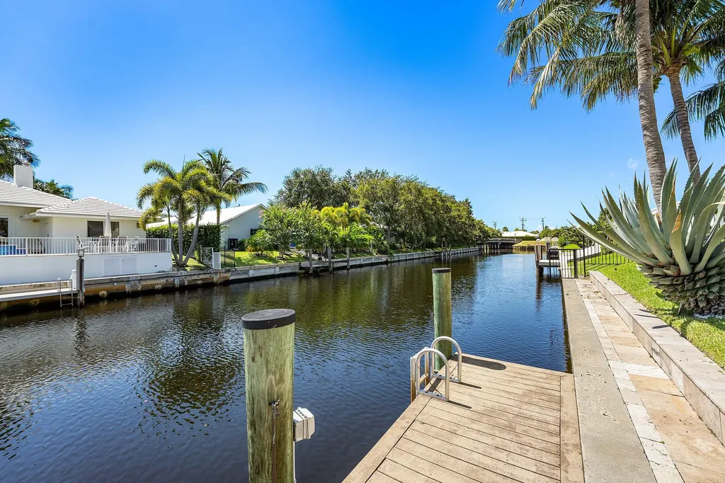 940 SW Mulberry Way Boca Raton FL 33486