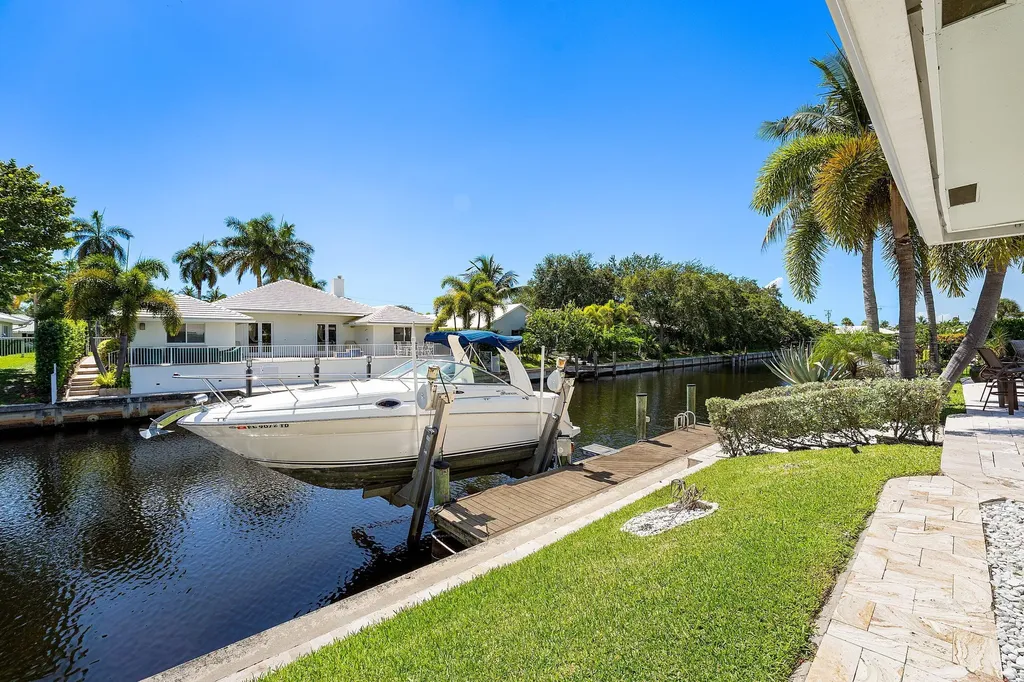 940 SW Mulberry Way Boca Raton FL 33486