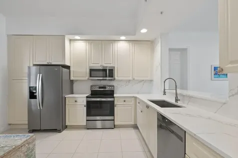 11 Harbour Isle Drive W Fort Pierce FL 34949