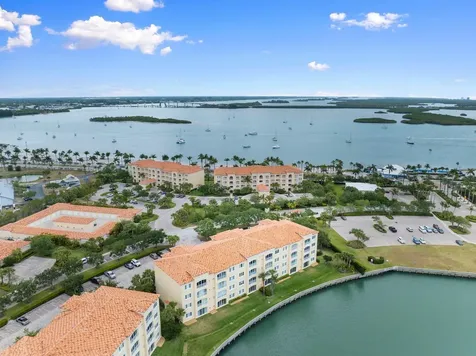 11 Harbour Isle Drive W Fort Pierce FL 34949
