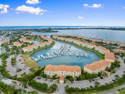 11 Harbour Isle Drive W Fort Pierce FL 34949