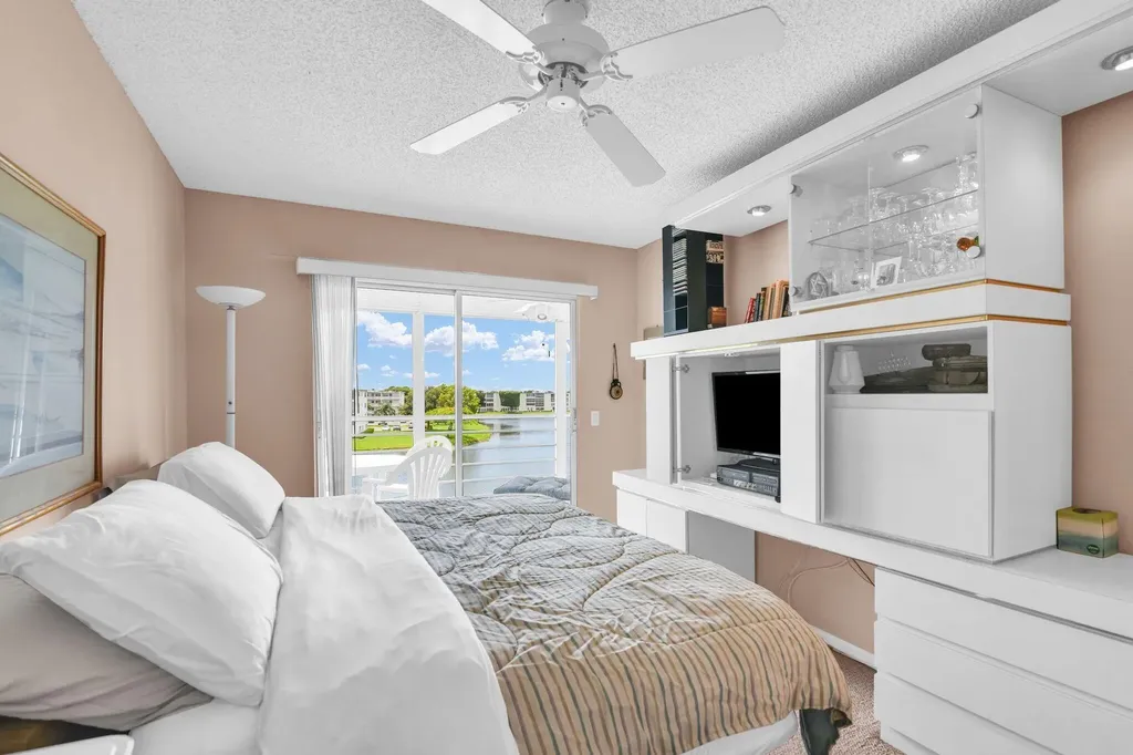4053 Wolverton C Boca Raton FL 33434