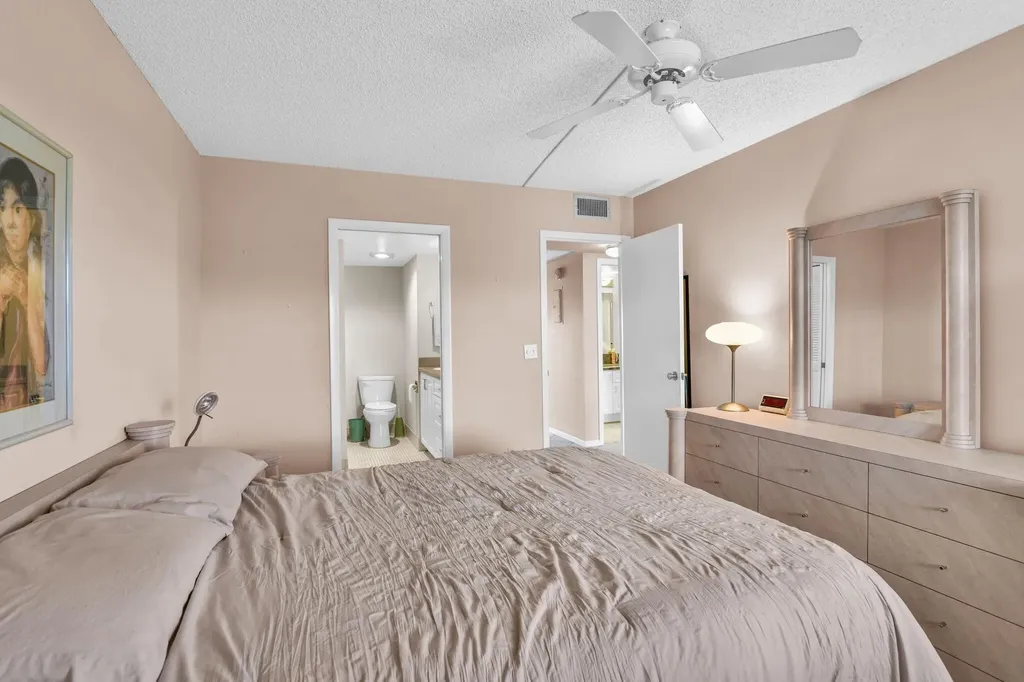 4053 Wolverton C Boca Raton FL 33434