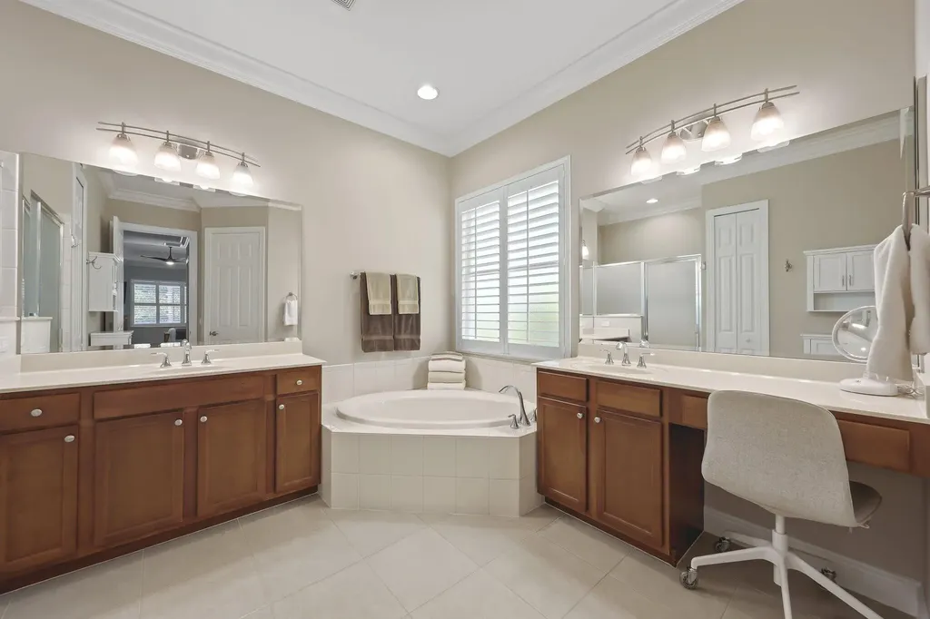 12181 Aviles Circle Palm Beach Gardens FL 33418