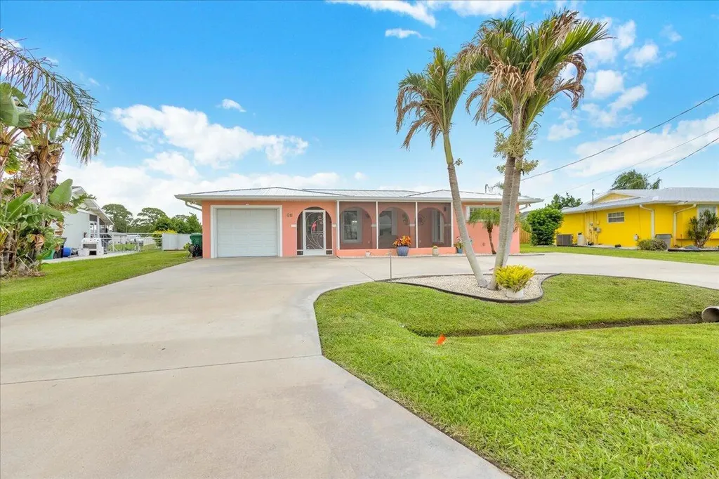 611 SE Harborview Drive Port St Lucie FL 34983
