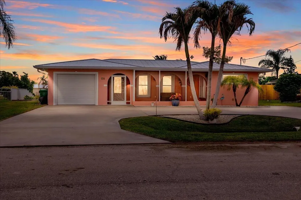 611 SE Harborview Drive Port St Lucie FL 34983