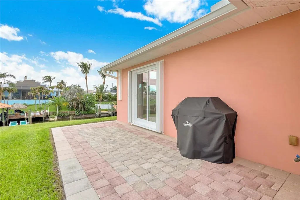 611 SE Harborview Drive Port St Lucie FL 34983