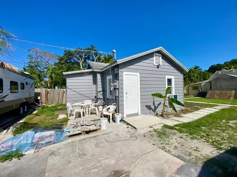 2231 Wilson Street Hollywood FL 33020