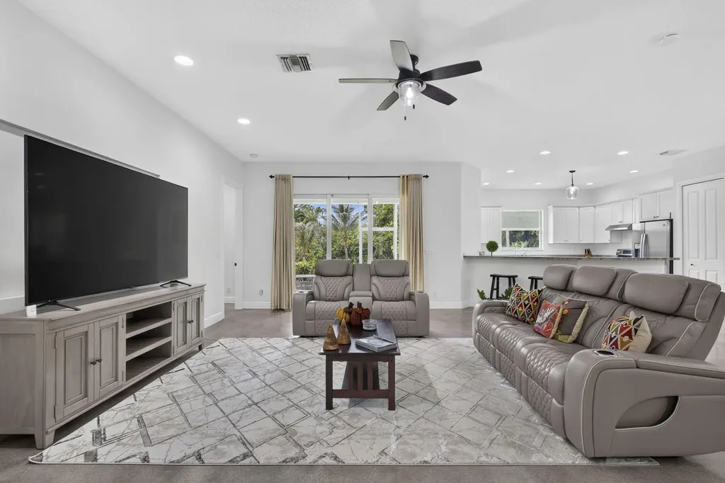 18842 93rd Road N The Acreage FL 33470