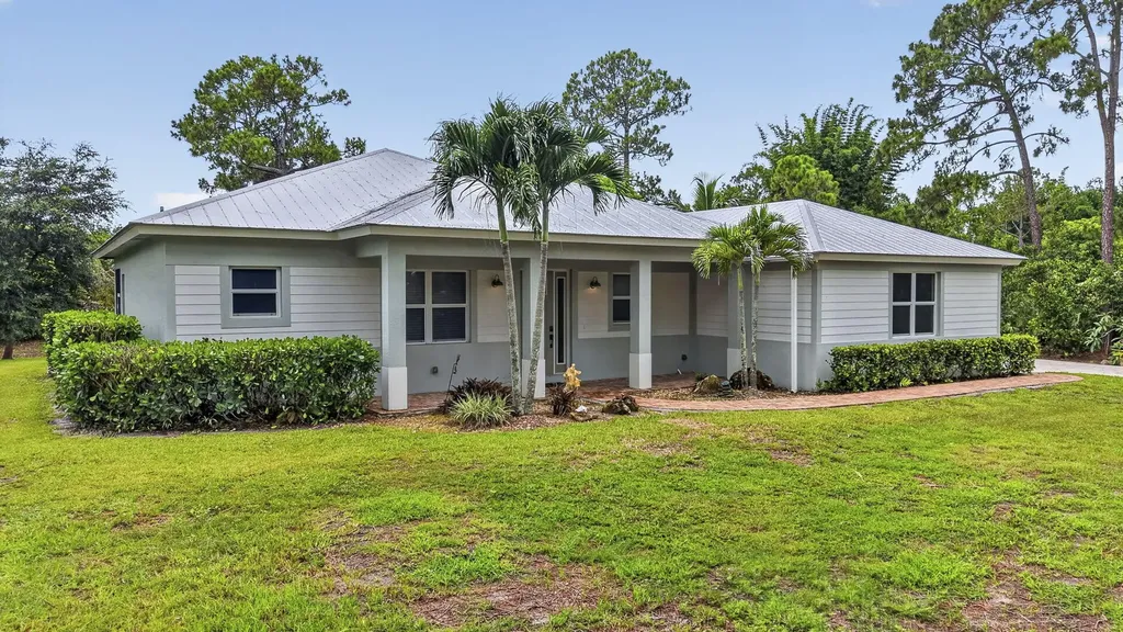 18842 93rd Road N The Acreage FL 33470
