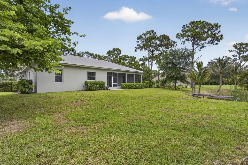 18842 93rd Road N The Acreage FL 33470