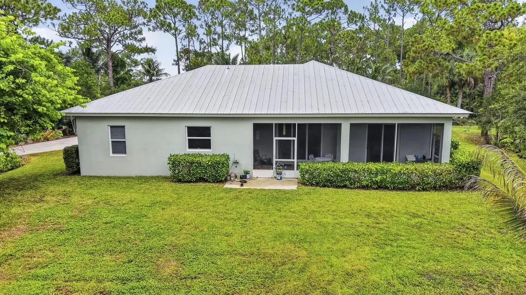 18842 93rd Road N The Acreage FL 33470