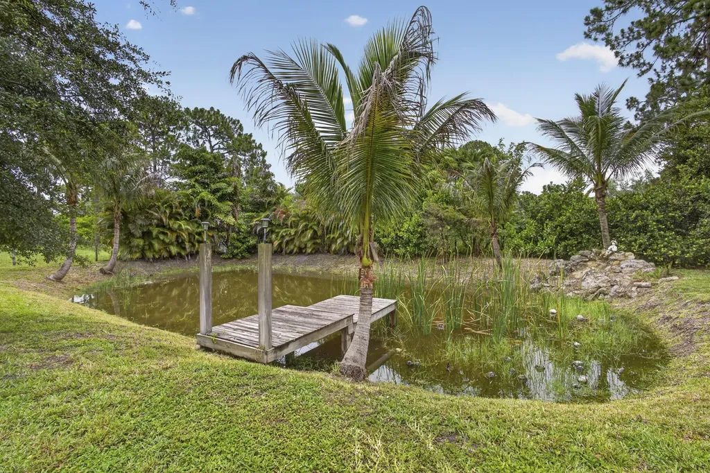 18842 93rd Road N The Acreage FL 33470
