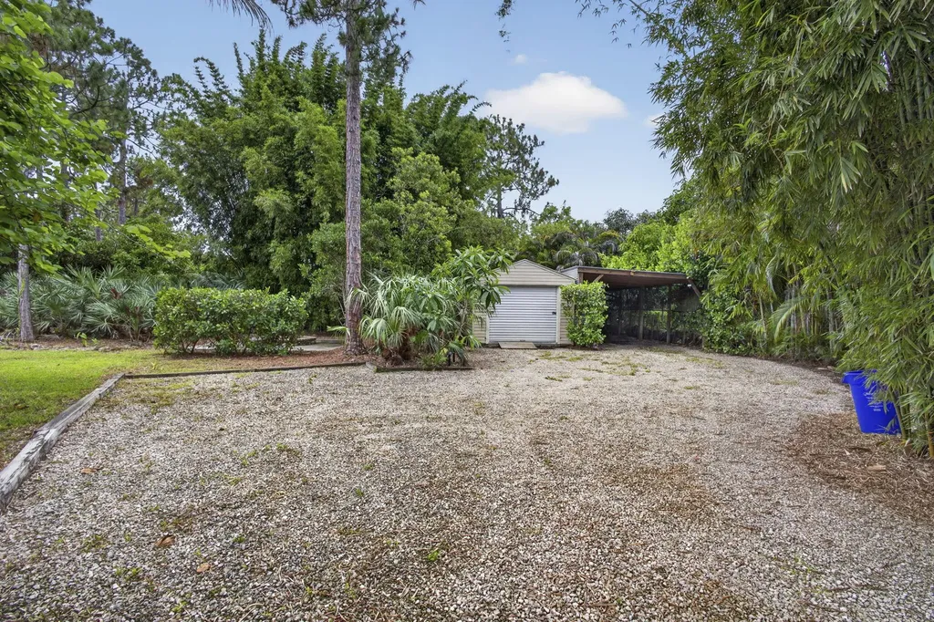 18842 93rd Road N The Acreage FL 33470