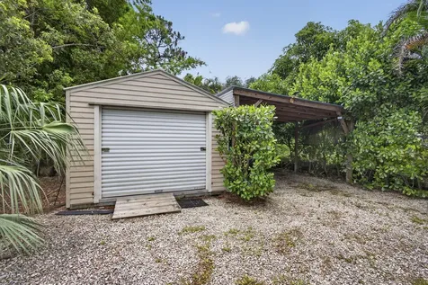 18842 93rd Road N The Acreage FL 33470