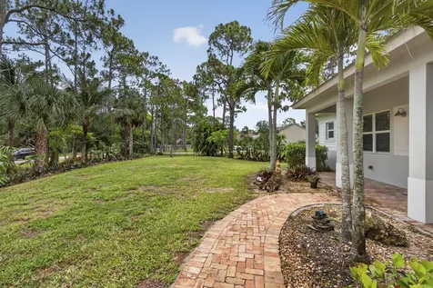 18842 93rd Road N The Acreage FL 33470